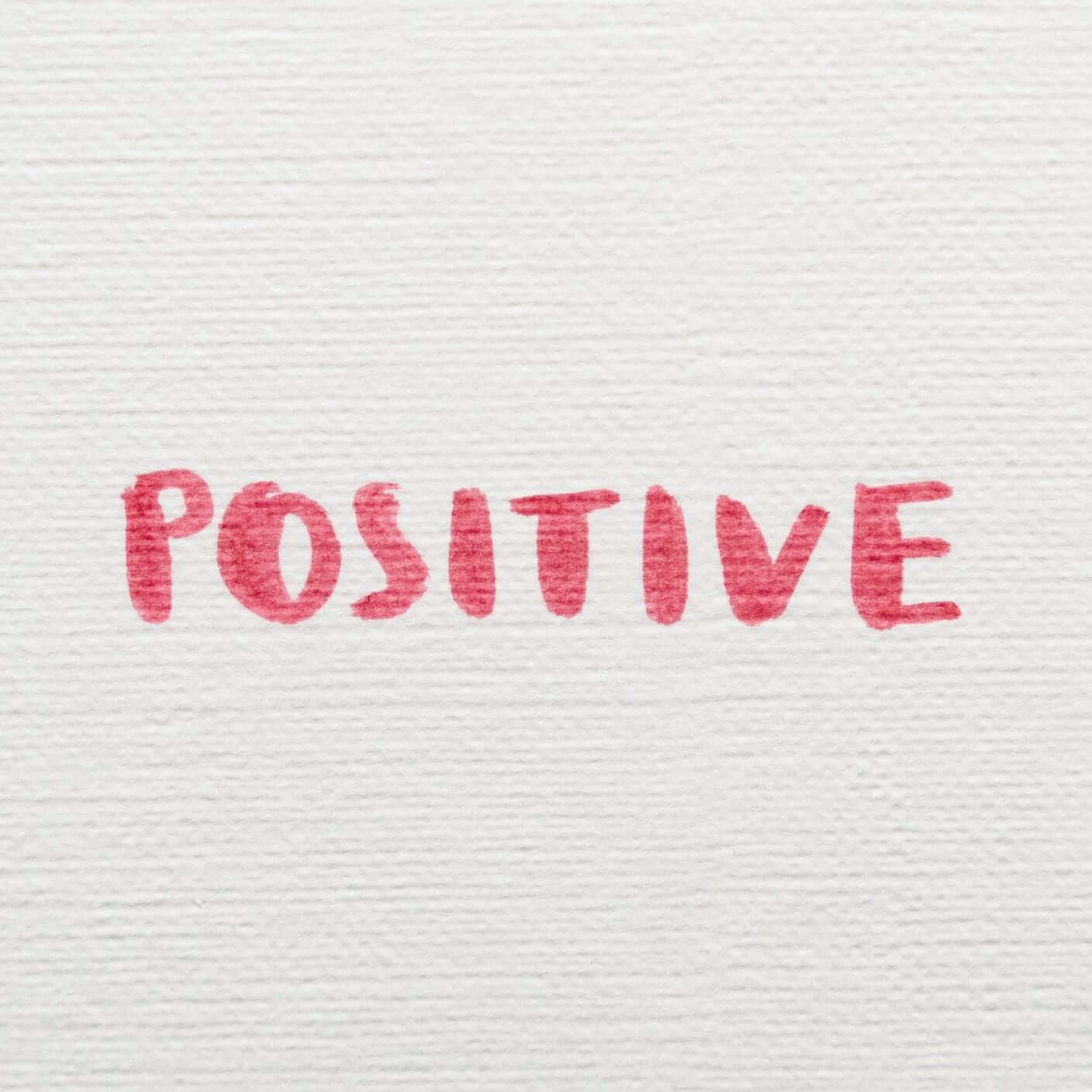 Les bienfaits des affirmations positives démystifiés : la magie des mots positifs 2 bienfaits des affirmations positives scaled e1680700112432